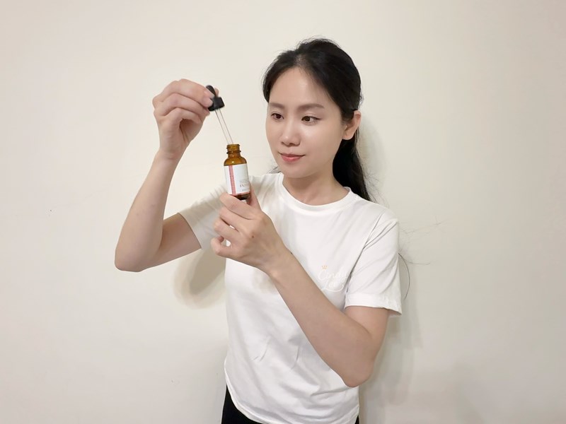 [保養]JS婕洛妮絲【液態三重酸煥膚精華】Cindy開箱
